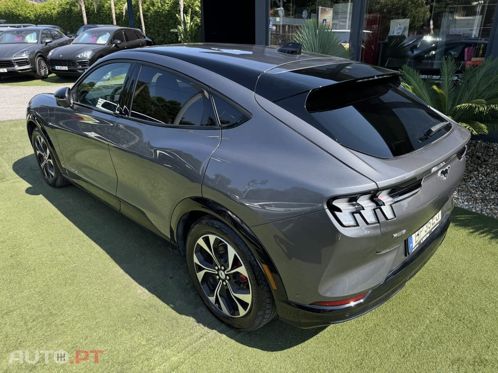 Ford Mustang Mach-E 72.6 kWh Premium AWD