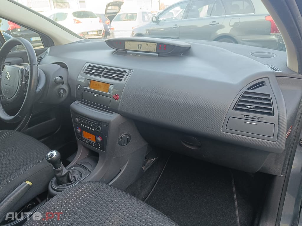 Citroen C4 1.4 16V SX RFM