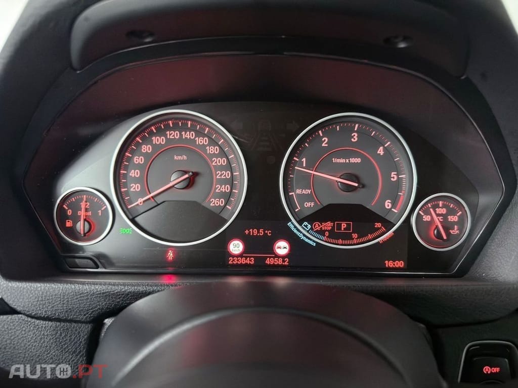 BMW 318 d Pack M Shadow Auto — fotografia 18