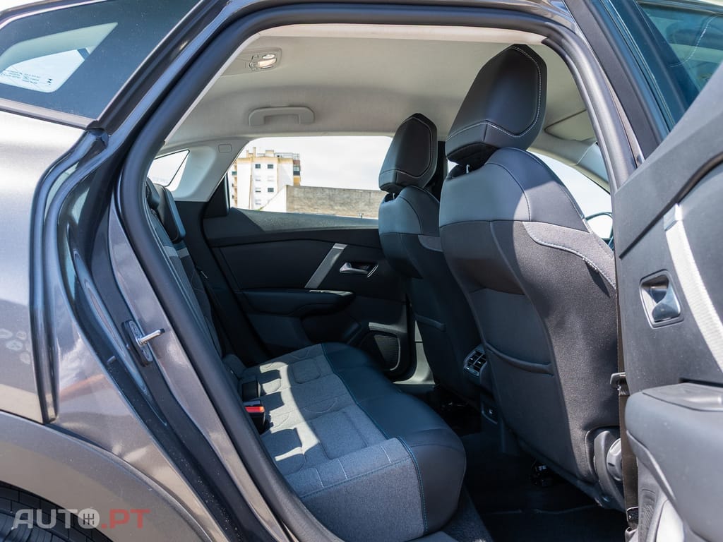 Citroen C4 X 1.2 PureTech Shine EAT8