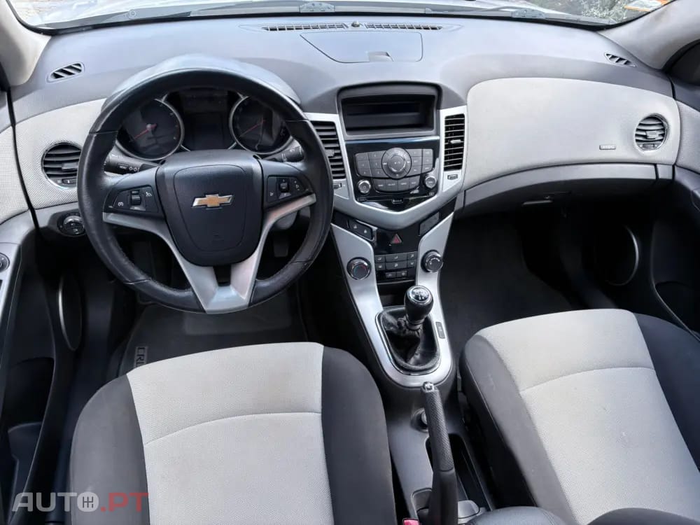 Chevrolet Cruze 1.6 LS