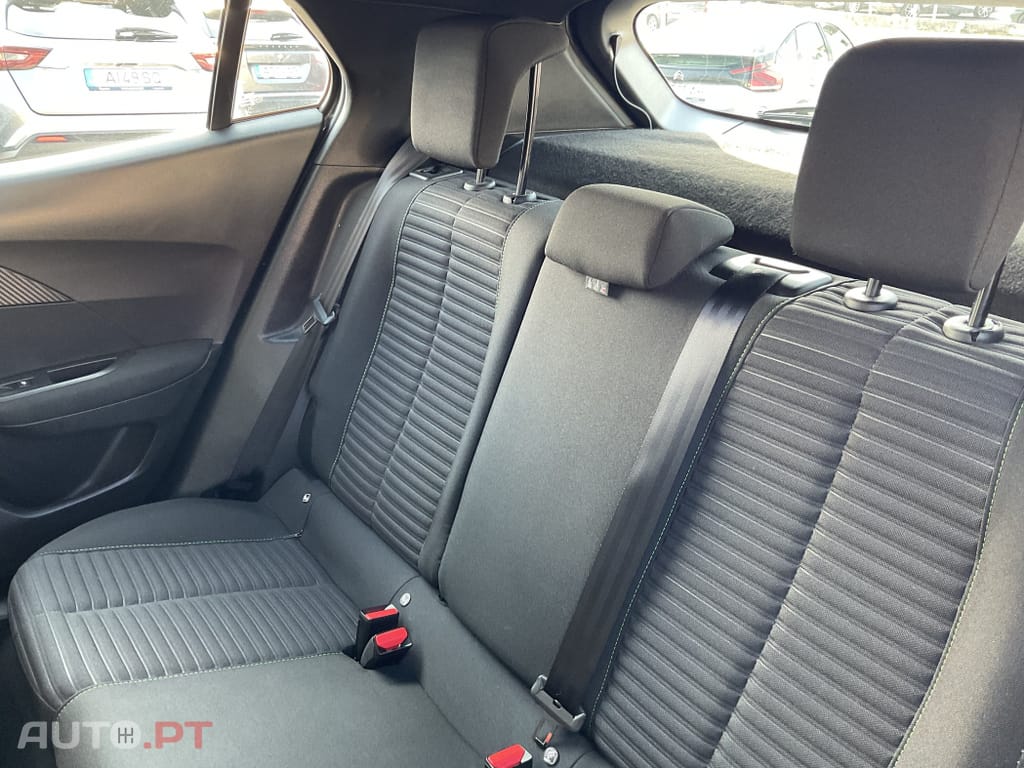 Peugeot 2008 1.2 PureTech Active Pack