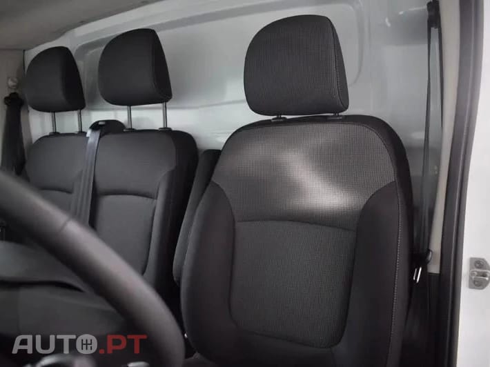 Renault Trafic 2.0 dCi L1H1 (C/ Frio)