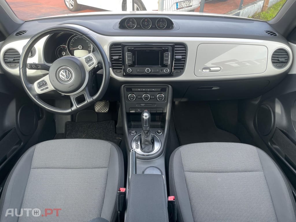 Volkswagen New Beetle 1.6 TDi DSG