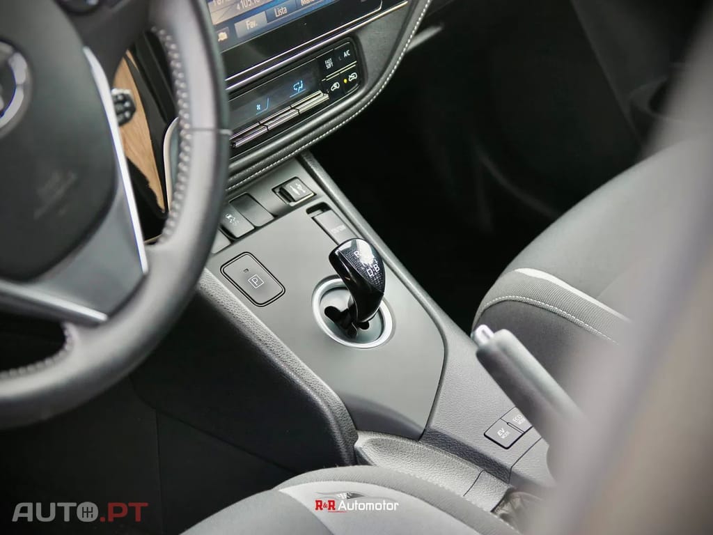 Toyota Auris 1.8 HSD Comfort+J17+Navi