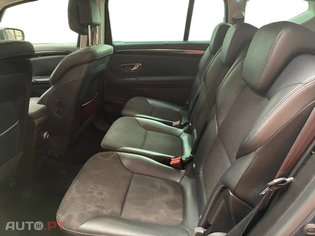 Renault Espace 2.0 dCi Evolution EDC