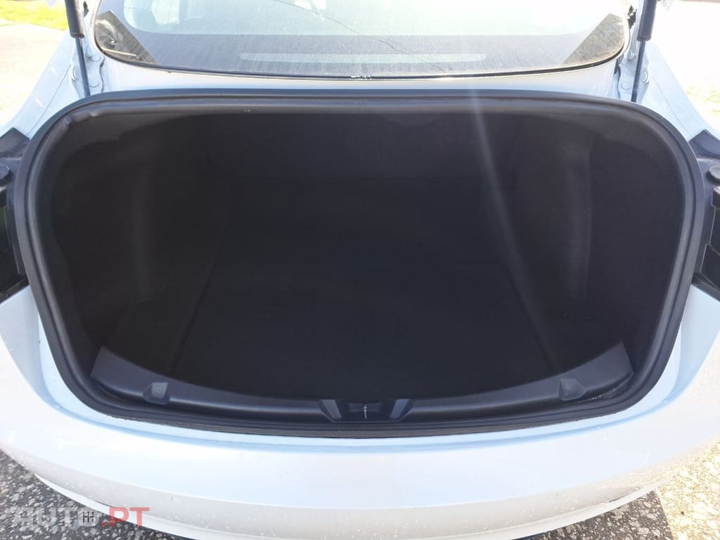 Tesla Model 3 Long Range AWD Dual Motor