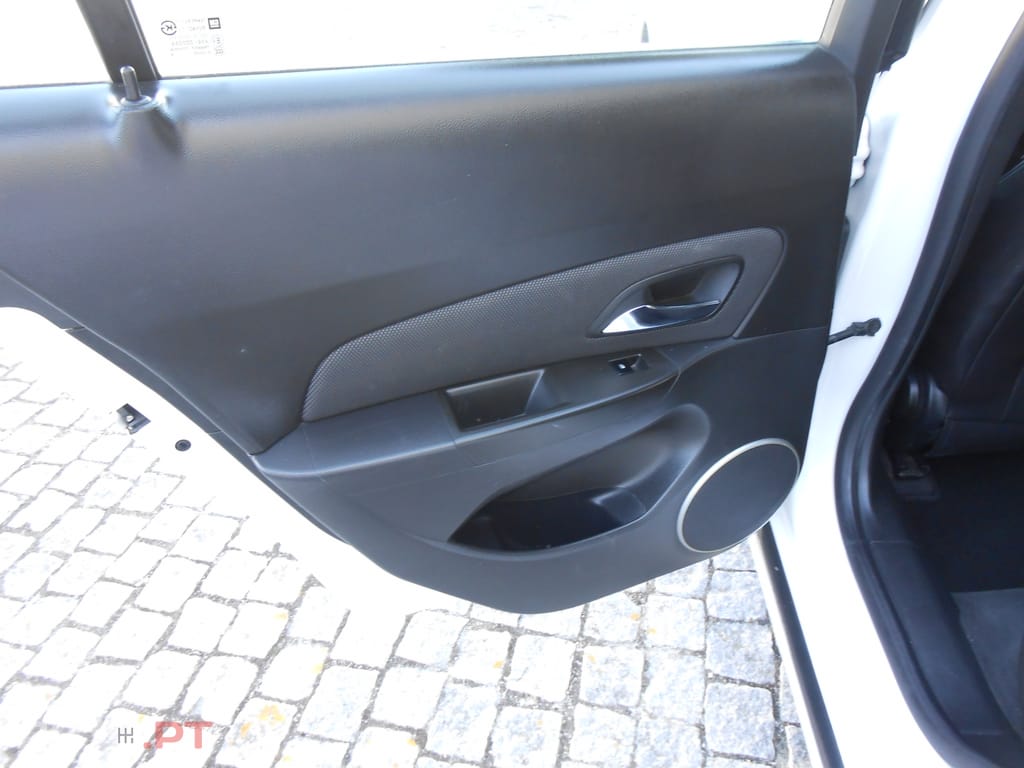 Chevrolet Cruze SW 1.7 VCDI LT