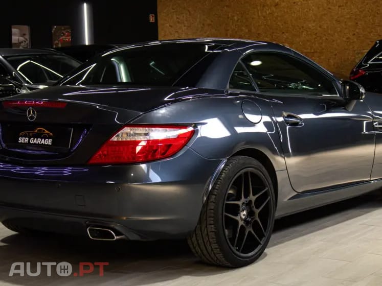 Mercedes-Benz SLK 200 Outro