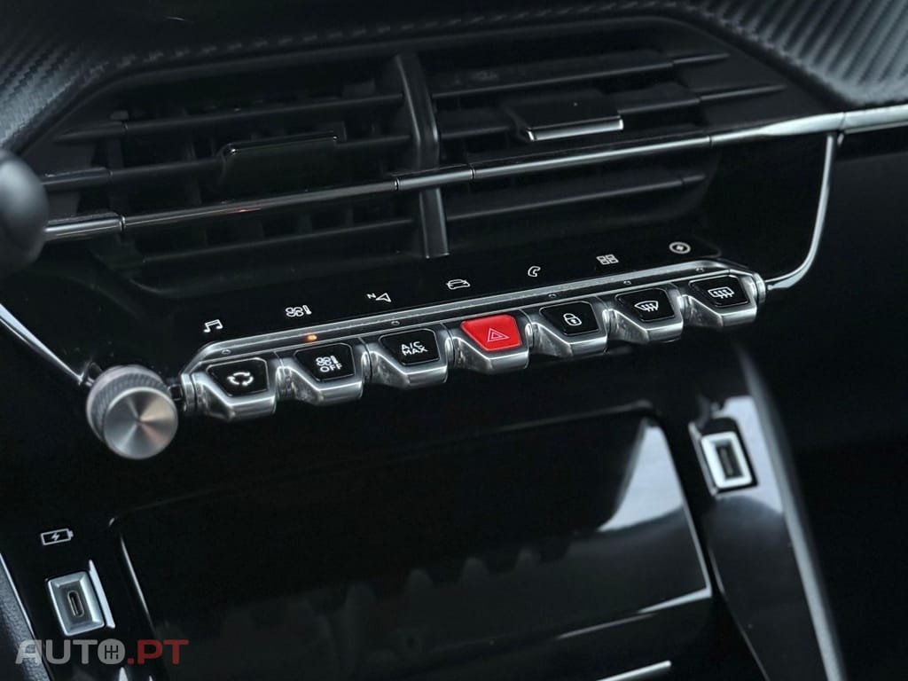 Peugeot E-2008 50 kWh Style