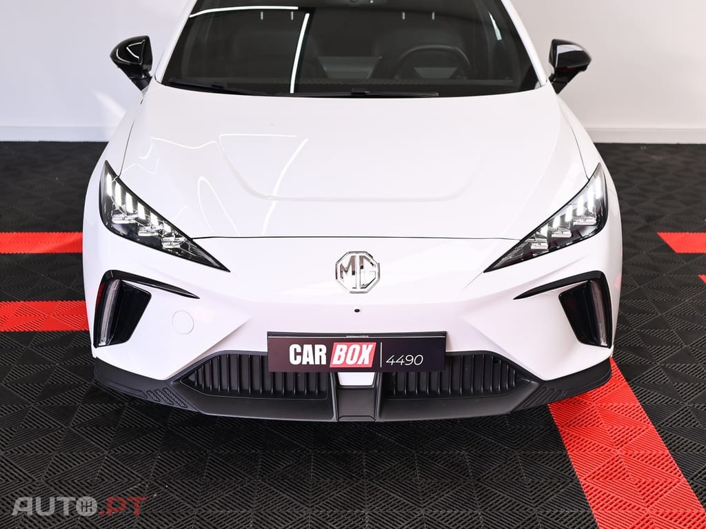 MG MG4 64 kWh Luxury