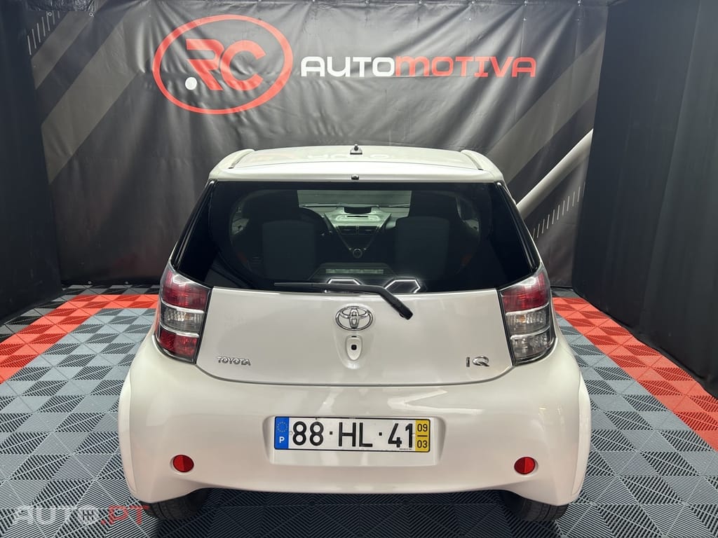 Toyota iQ 1.0 VVT-i