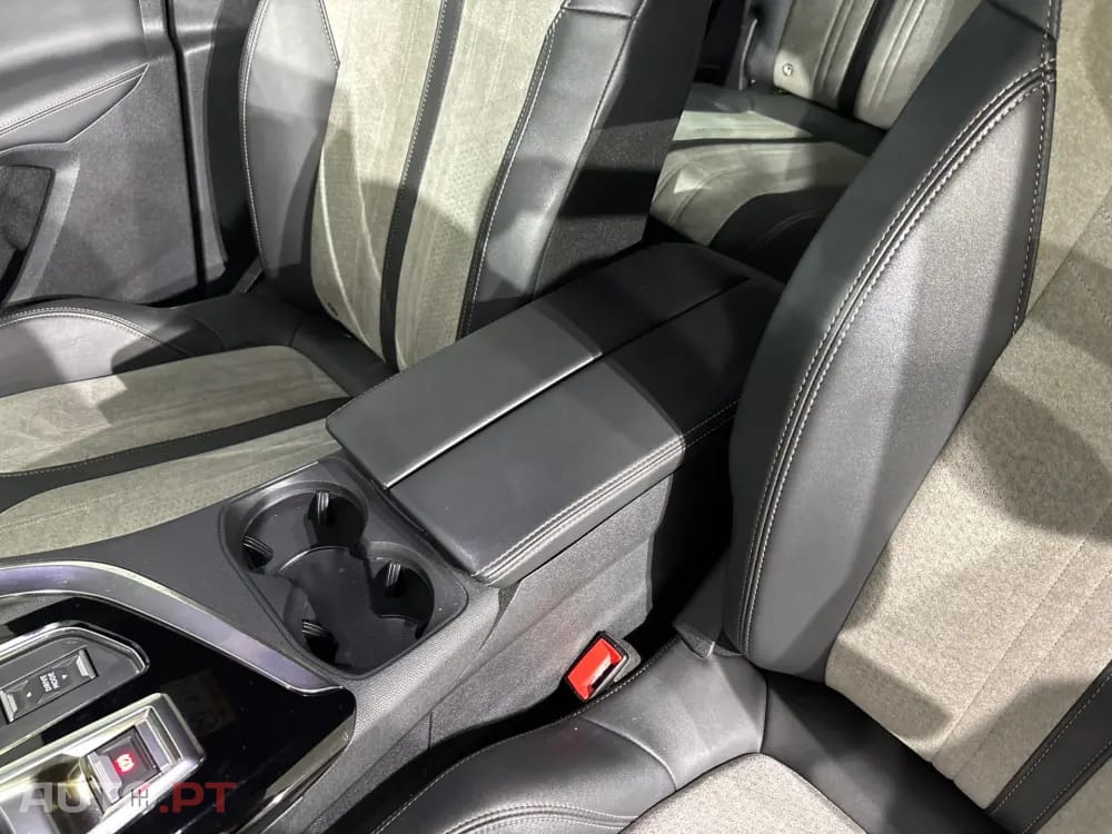 Peugeot 3008 1.6 Hybrid GT Line e-EAT8