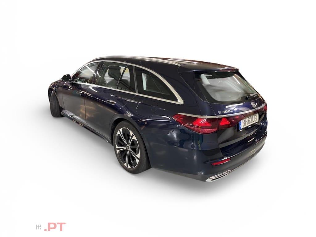 Mercedes-Benz E 300 Outro