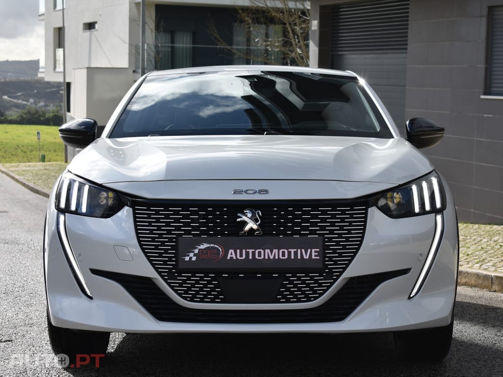 Peugeot E-208 50 kWh GT