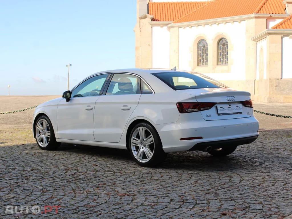 Audi A3 1.6 TDI Business Line Attraction Ultra