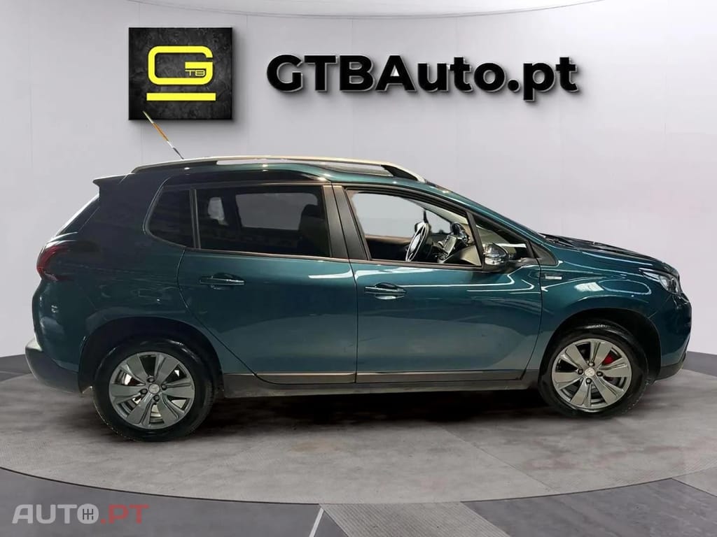 Peugeot 2008 1.2 e-VTi Style