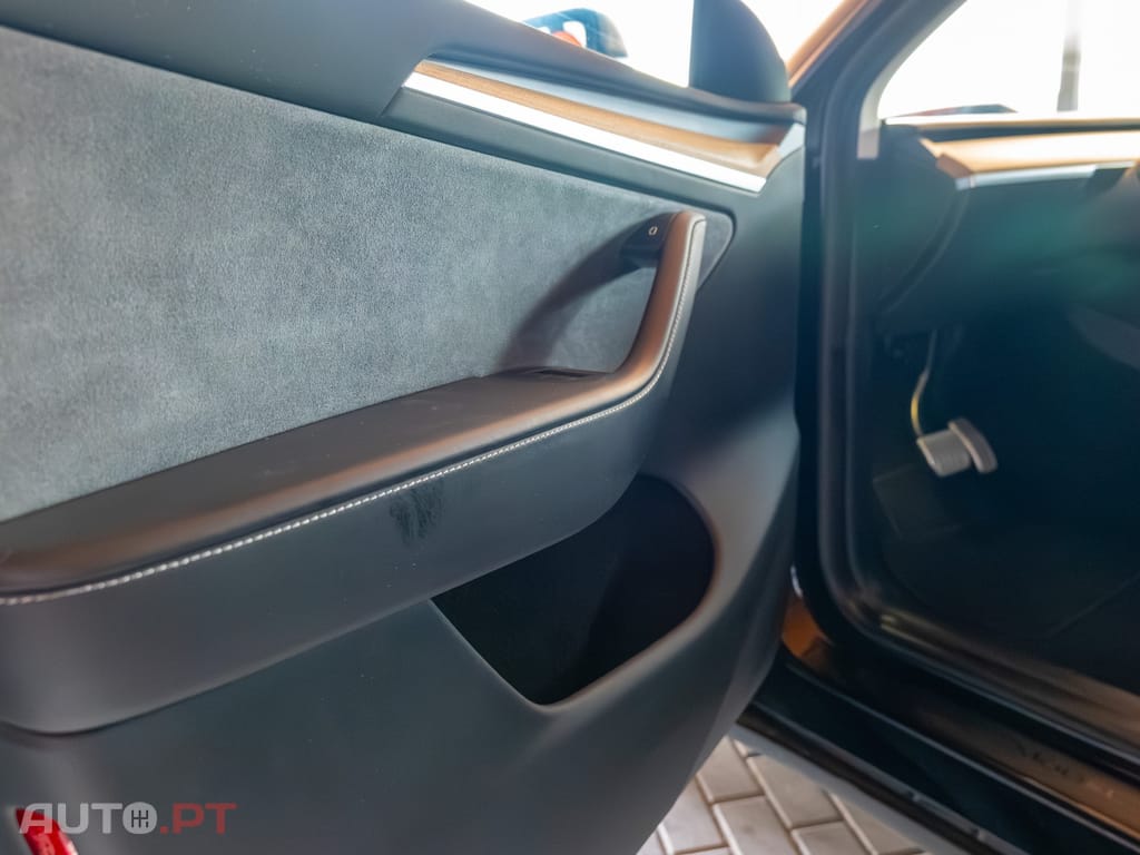 Tesla Model Y Performance Tração Integral