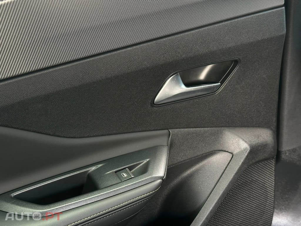 Peugeot 408 1.6 Hybrid GT e-EAT8