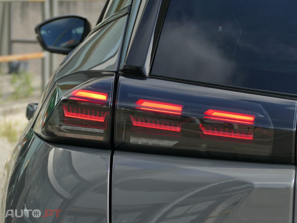 Peugeot 2008 1.2 PureTech GT EAT8