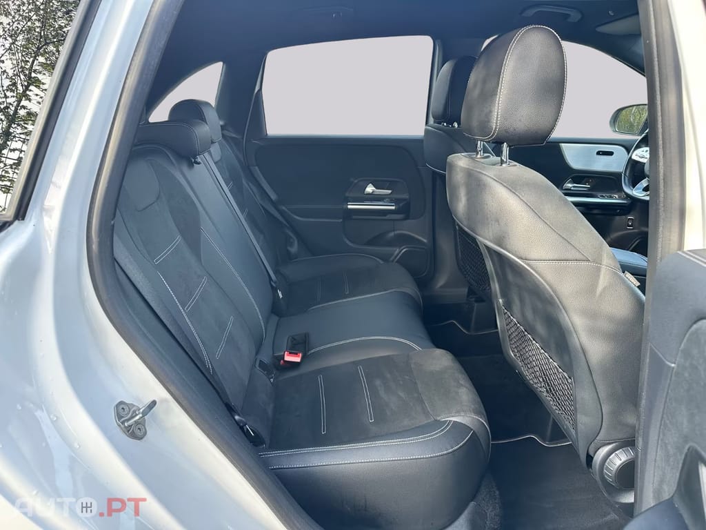 Mercedes-Benz B 250 I.V.A DEDUTIVEL e AMG Line Night