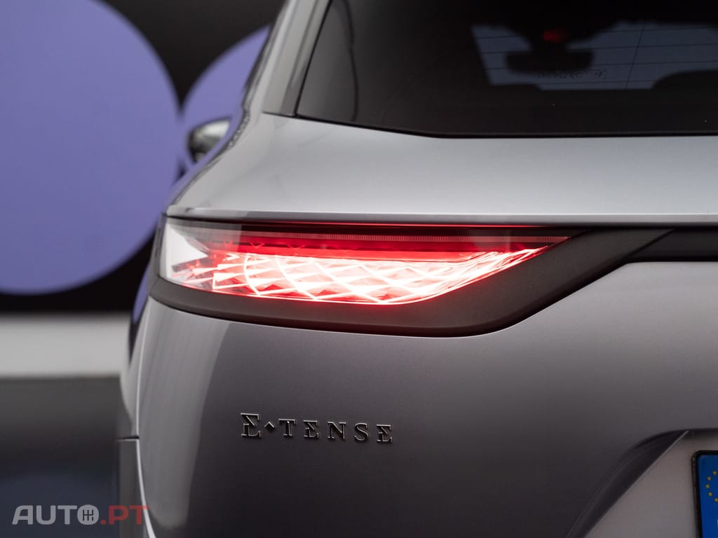 DS DS7 Crossback E-Tense Performance Line EAT8