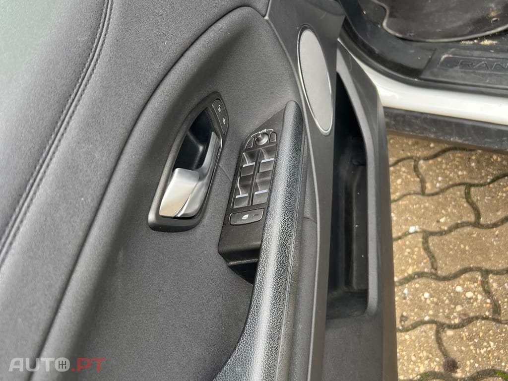 Land Rover Evoque D240 HSE