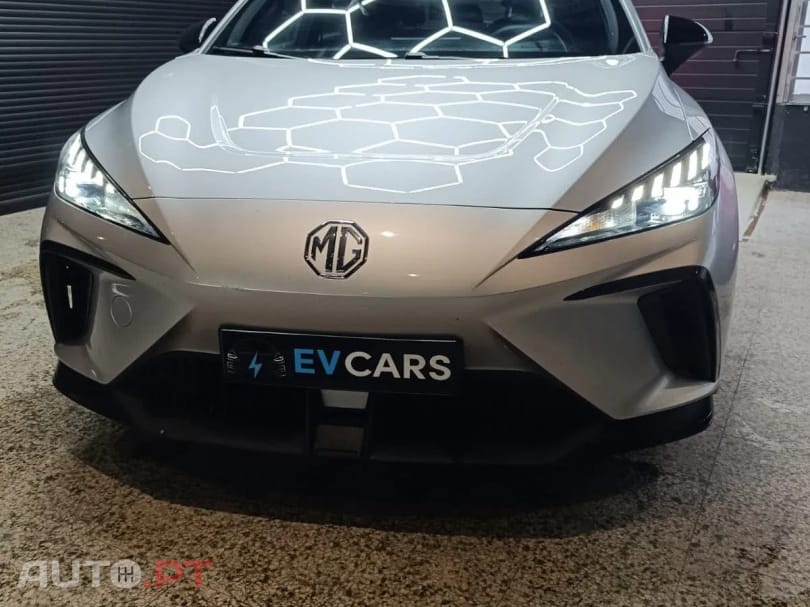 MG MG4 77 kWh Extended Range Luxury