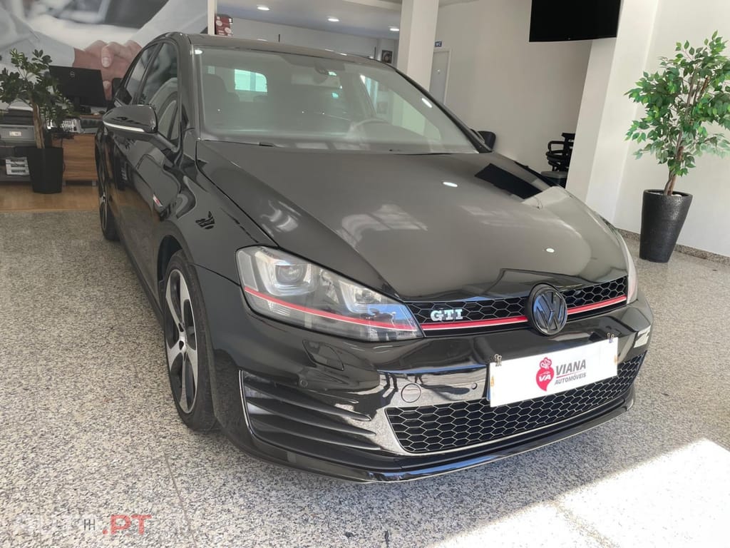 Volkswagen Golf 2.0 TSI GTI DSG