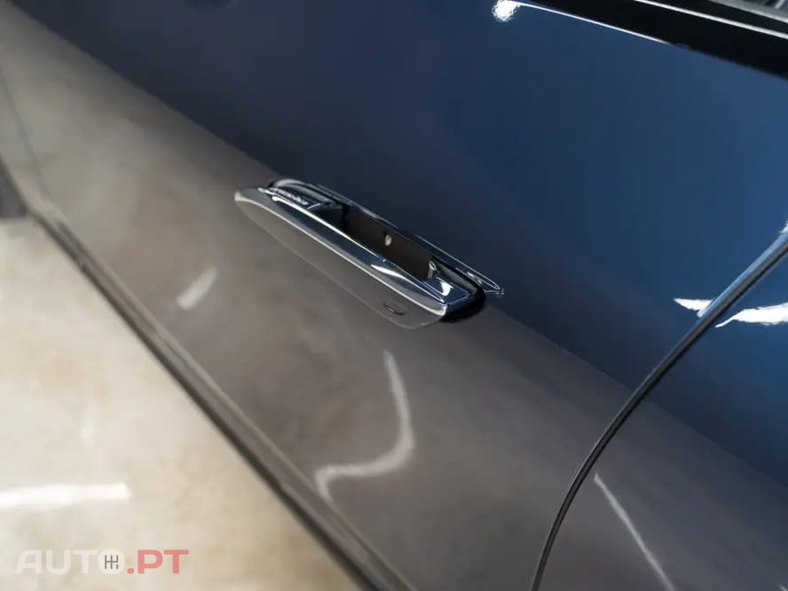 Mercedes-Benz EQE 300 Electric Art