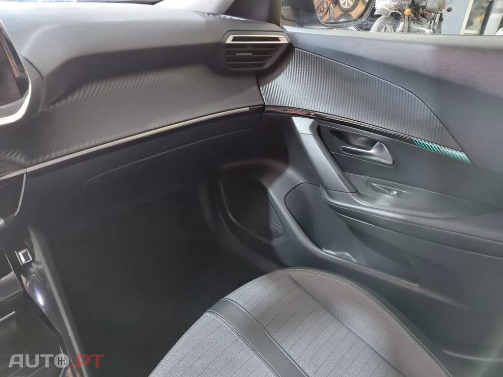 Peugeot 2008 1.2 PureTech Allure Pack