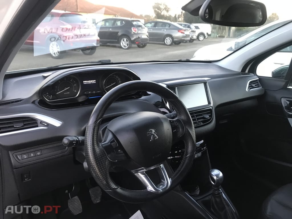 Peugeot 208 1.6 e-HDi Allure