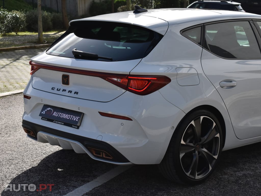 Cupra Leon 1.4 e-Hybrid Cupra DSG VZ