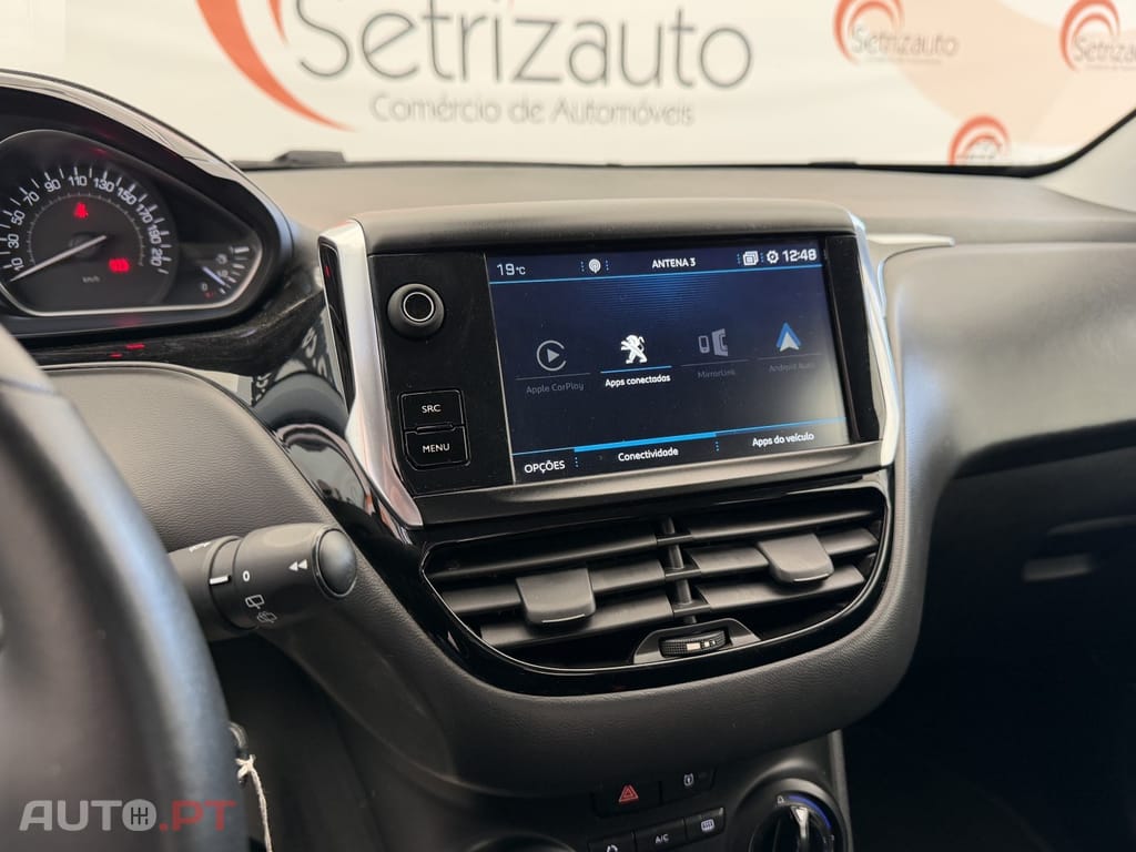 Peugeot 208 1.2 PureTech Signature