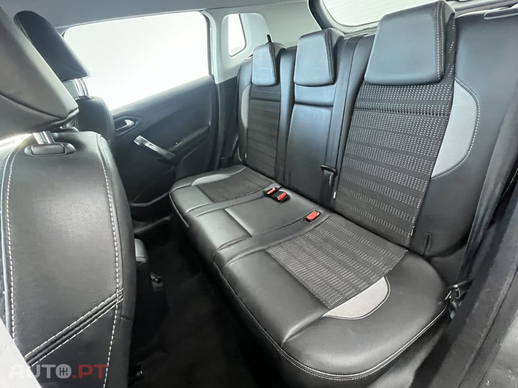 Peugeot 2008 1.2 PureTech Allure