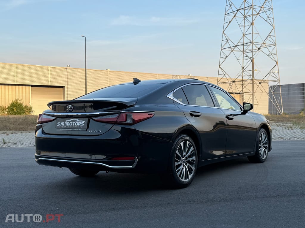 Lexus ES Executive+