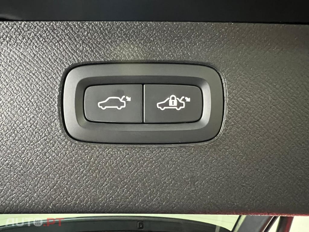 Volvo XC90 T8 455 PHEV AWD Ultimate Dark Auto