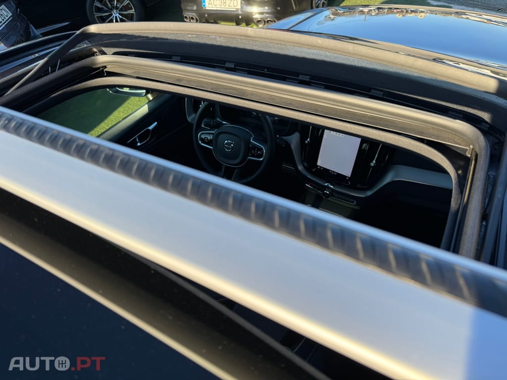 Volvo XC60 2.0 T6 PHEV R-Design AWD