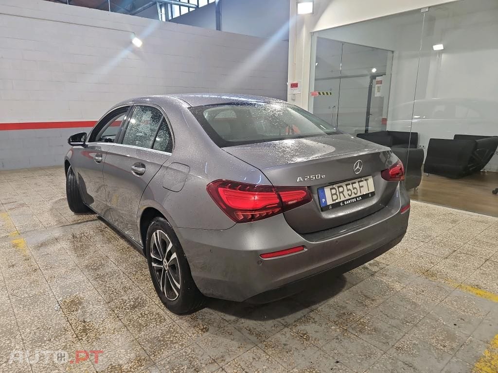 Mercedes-Benz A 250 e