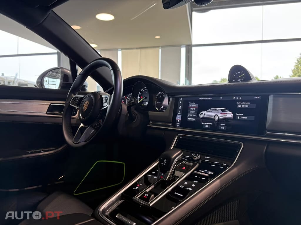 Porsche Panamera 4 E-Hybrid