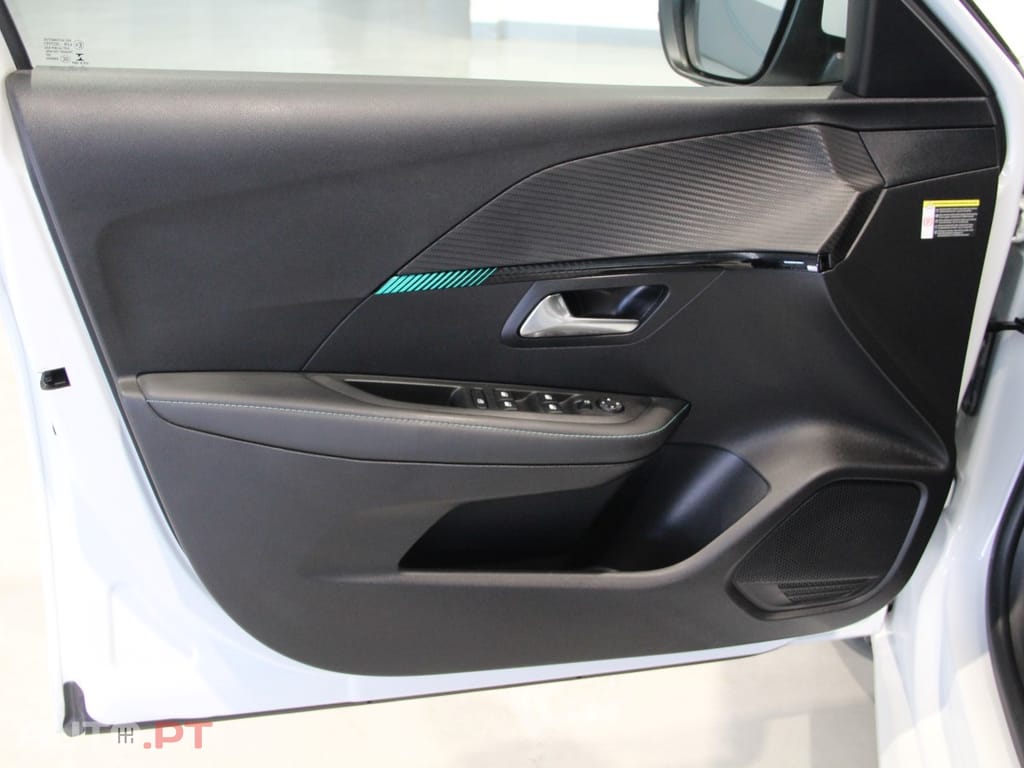 Peugeot E-208 50KWh Allure