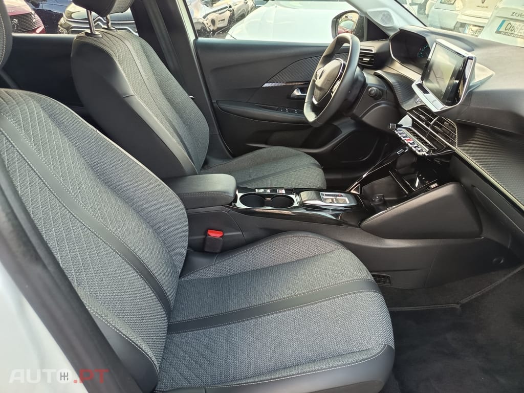 Peugeot E-208 50 kWh Style