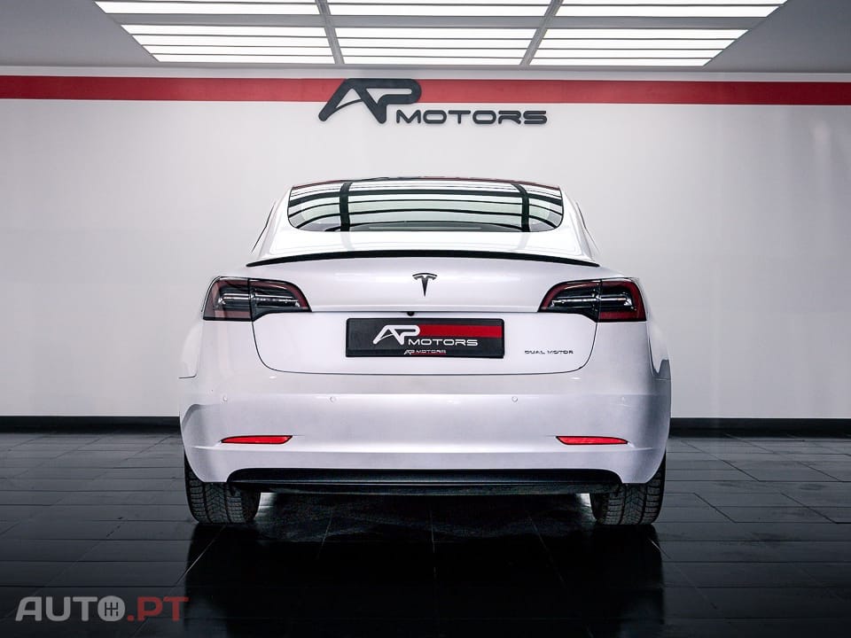 Tesla Model 3 Standard Range Plus RWD