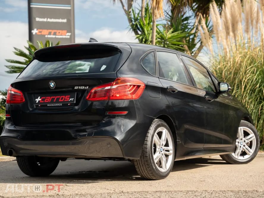 BMW 218 d Pack M Auto — fotografia 4