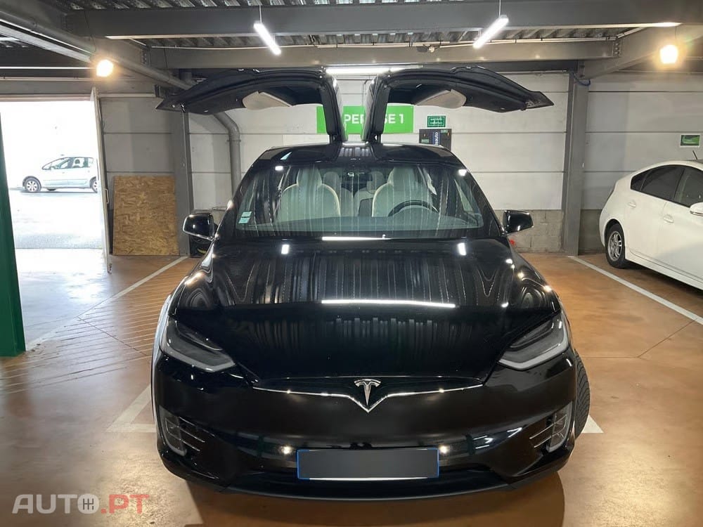 Tesla Model X 100 kWh Long Range Plus AWD
