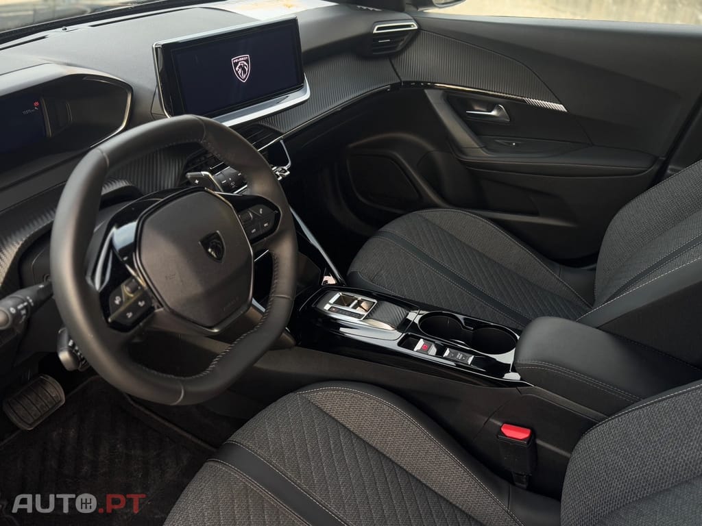 Peugeot 2008 PureTech Allure