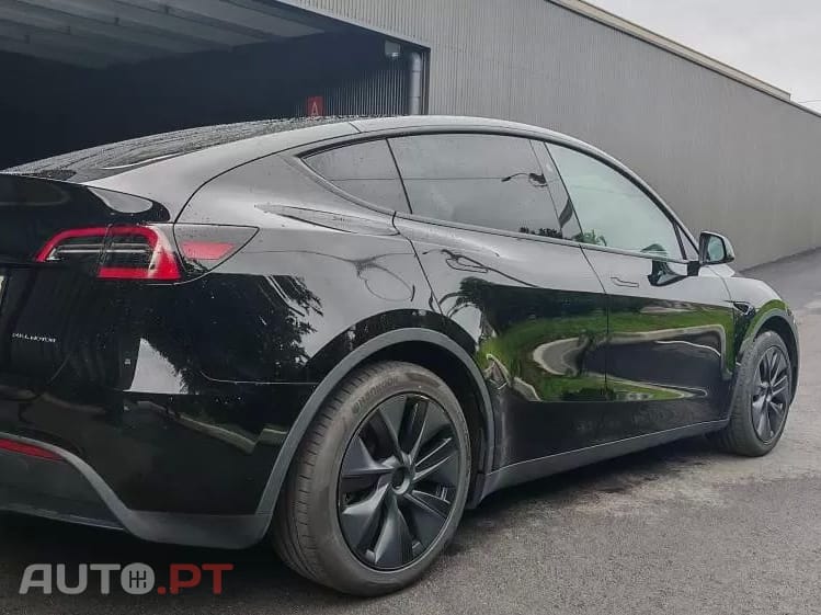 Tesla Model Y Long Range Tração Integral