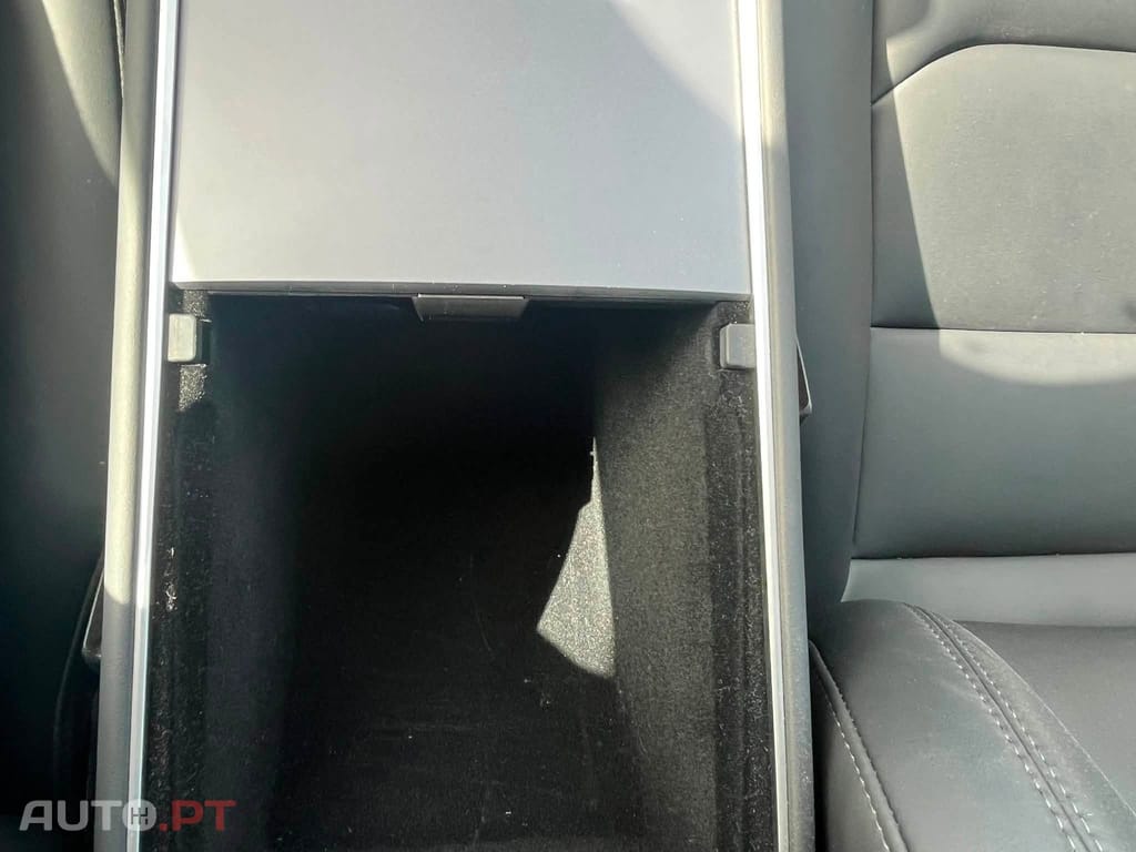 Tesla Model 3 Standard Range Plus RWD