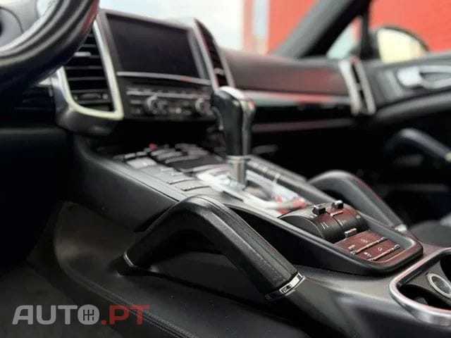 Porsche Cayenne II Platinum Edition