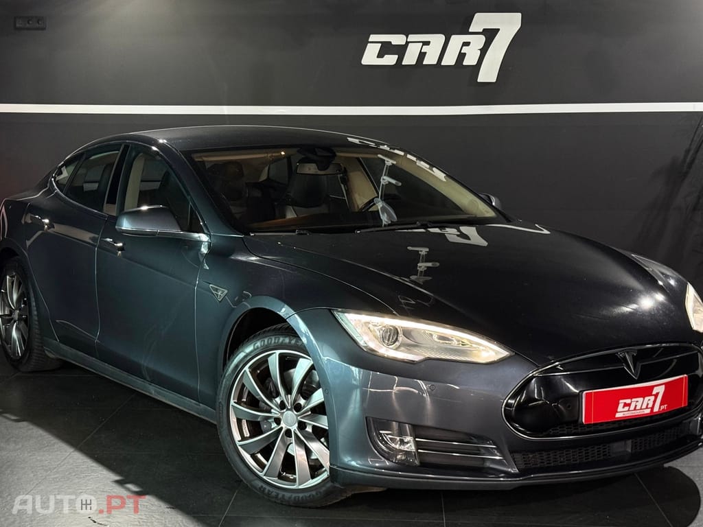 Tesla Model S 85D
